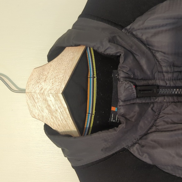Smartwool, long sleeve, zip up, men's size small, lightweight outer shell - Picture 2 of 7